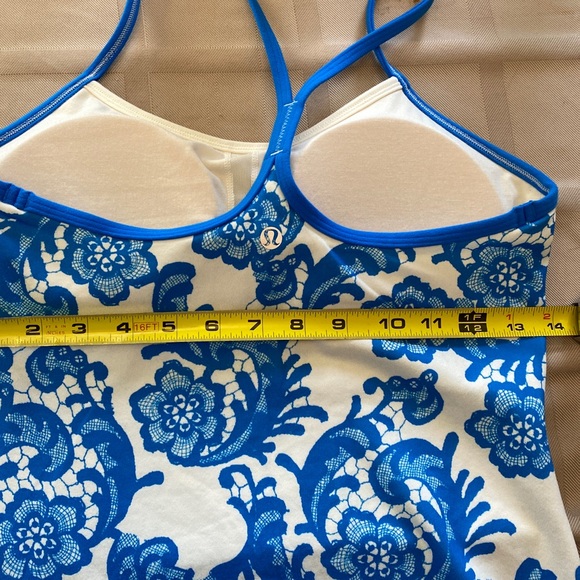 Lululemon Power Y Blue & White Yoga Workout Tank Size 6 Stretch Luon - Picture 4 of 6